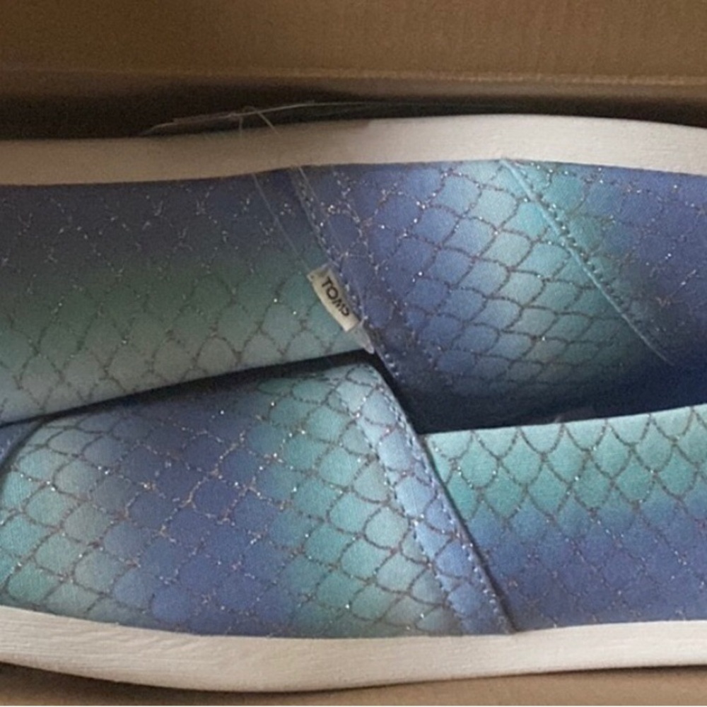 TOMS Glitter Mermaid Scales Print Comfort Shoes Casual Slip-on Flats Size 9 New - Picture 5 of 8
